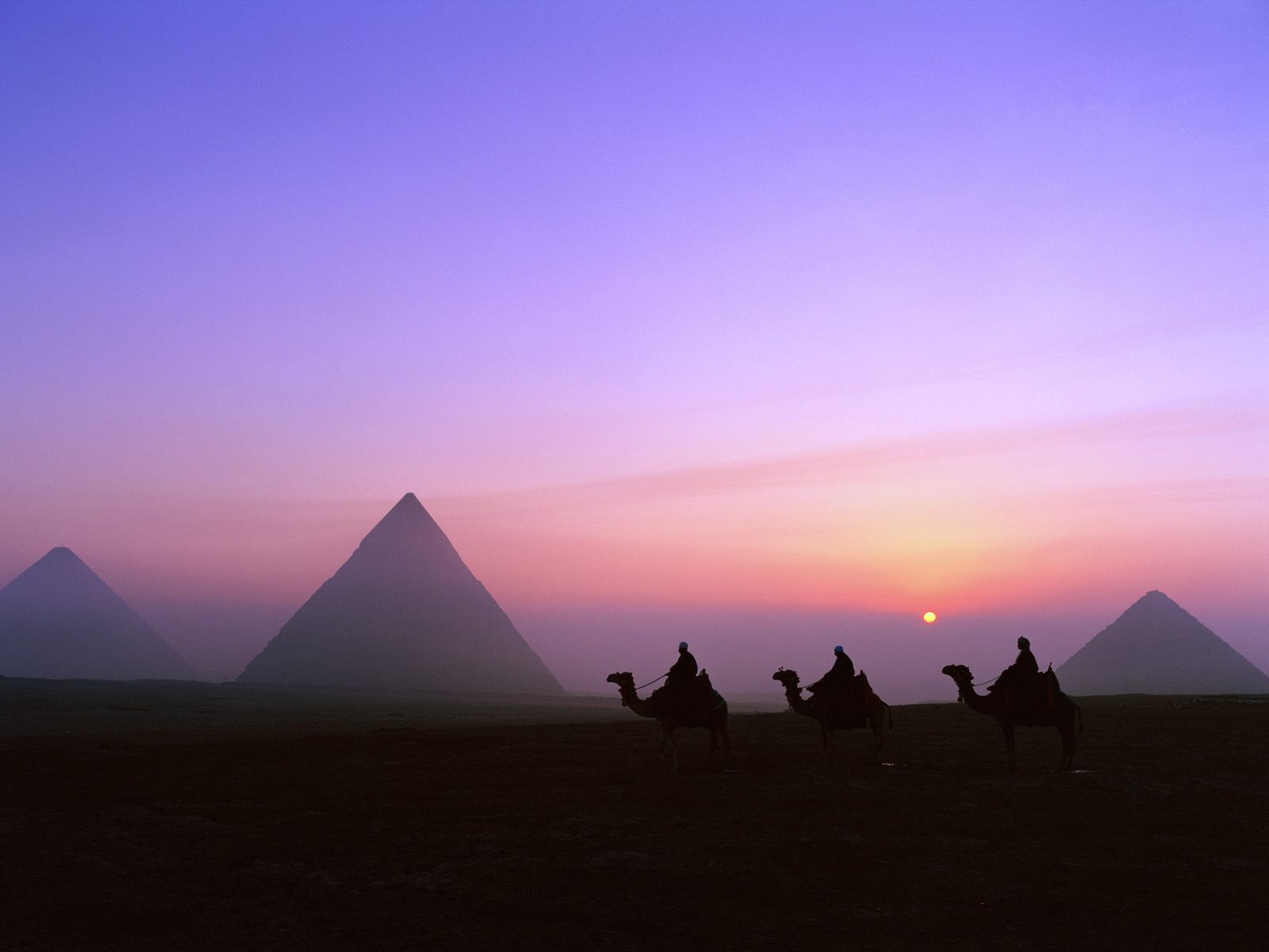 mystic-journey-pyramids-giza-egypt-1-1600x1200.jpg