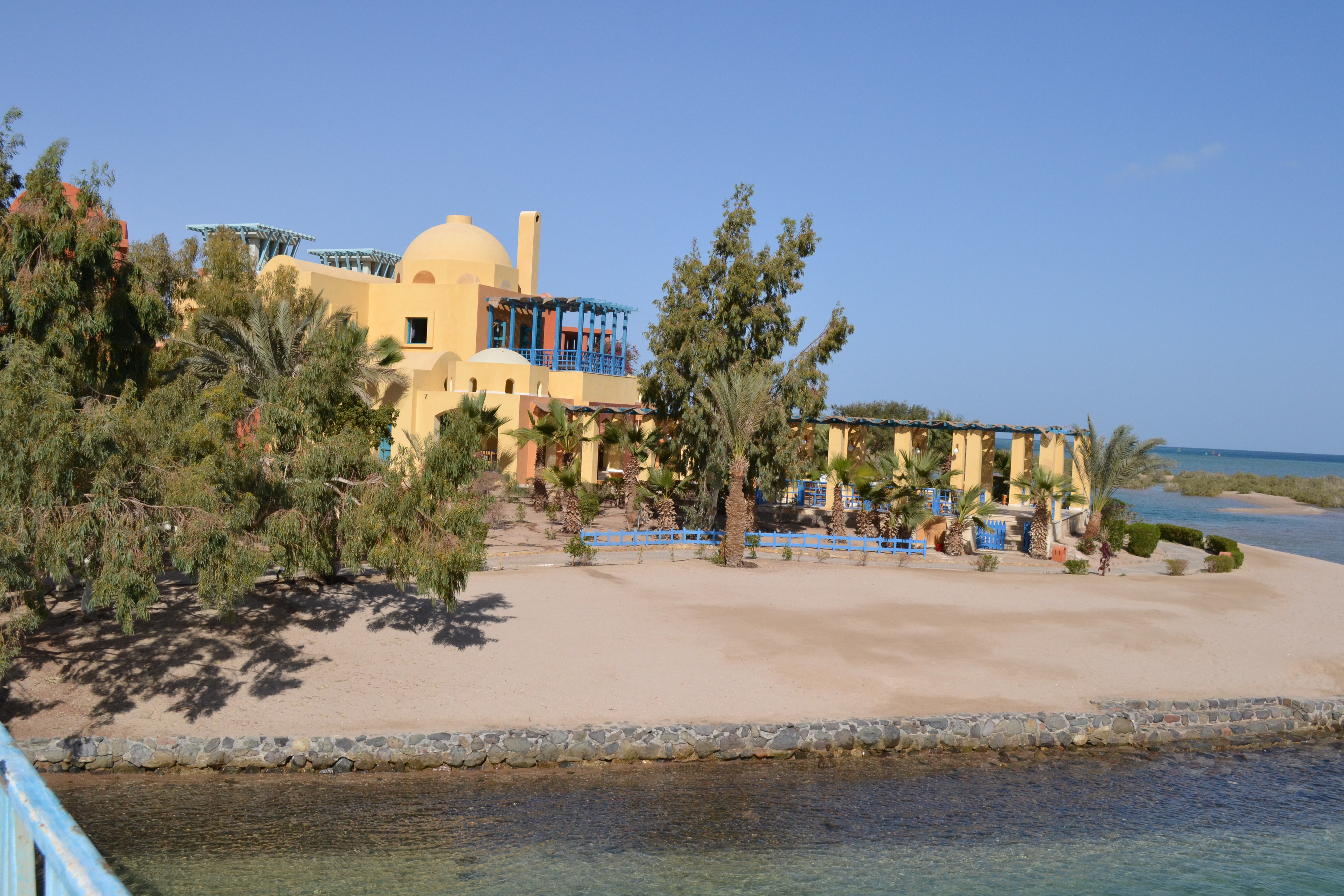 Different earth-tones used throughout El-Gouna.