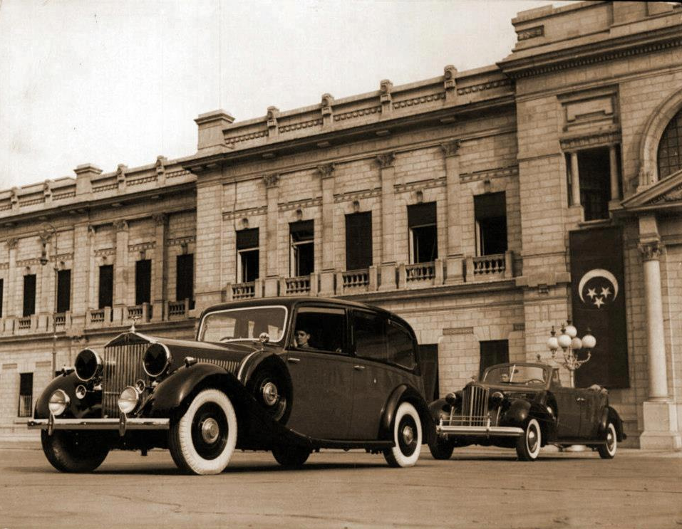Rolls Royce cars at the Royal Abdeen Palace in 1940s