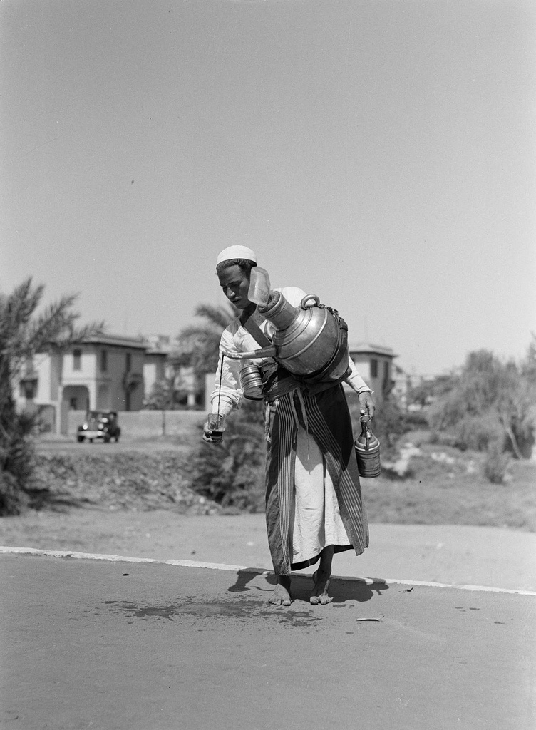 A street peddler in 1935
