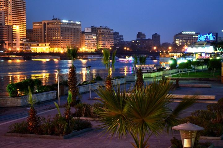 Restaurants on the Nile River