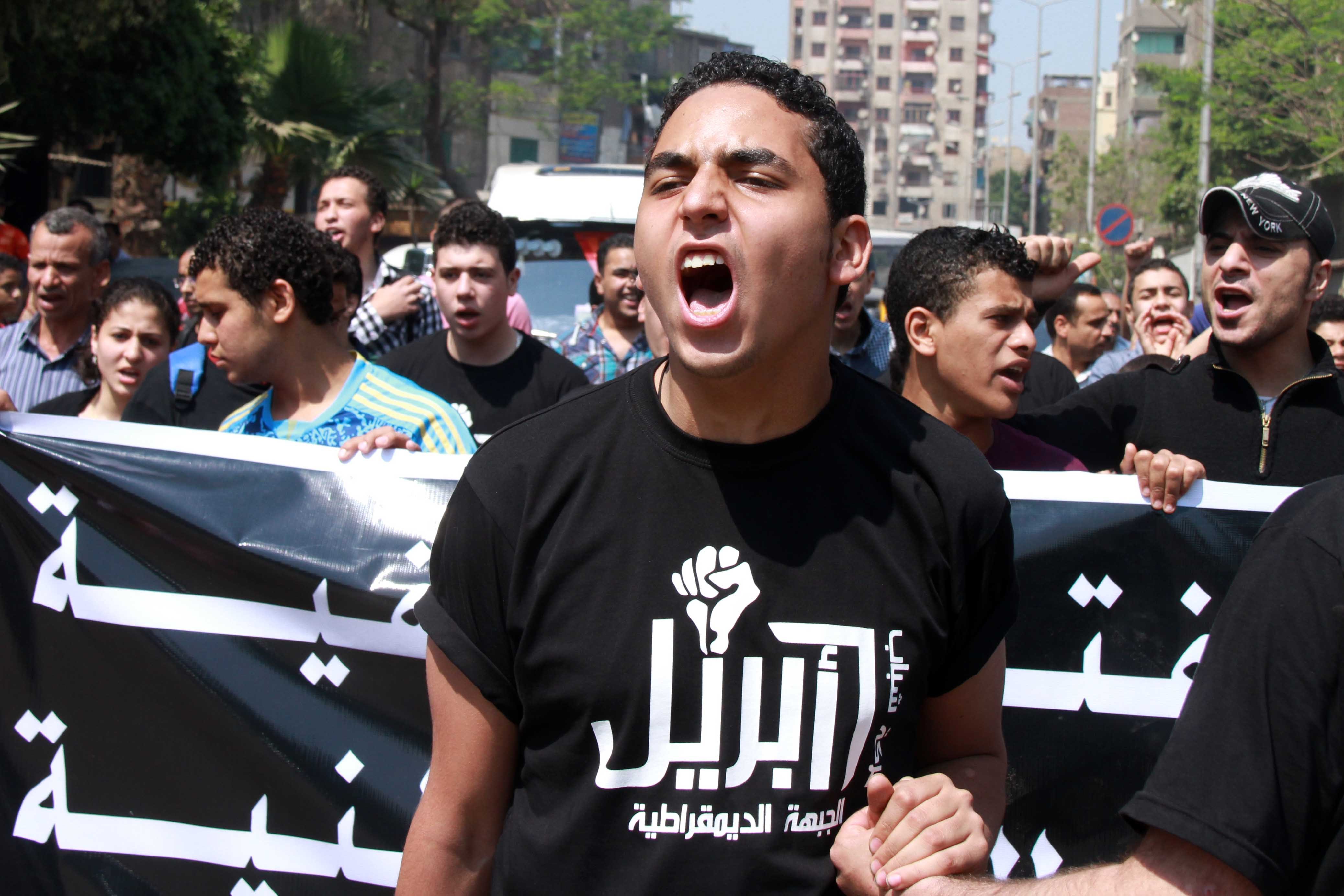April 6 Youth Movement protests against detention of their colleagues in March 2014.