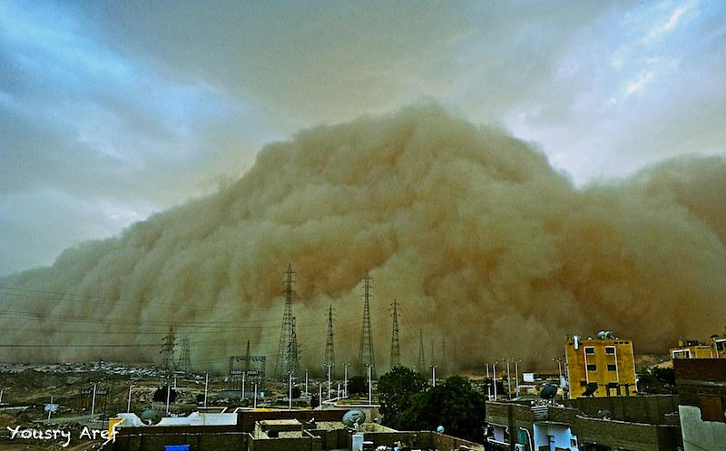 A sand storm moments before it engulfed the city of Aswan. Credit: Yousry Aref