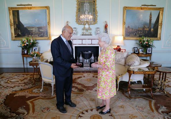 Professor Sir Magdi Yacoub receiving the Order of the Merit from Queen Elizabeth the II.