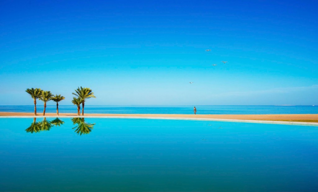 Pool and Beach 2 Baron_Palace_Resort_Sahl_Hasheesh