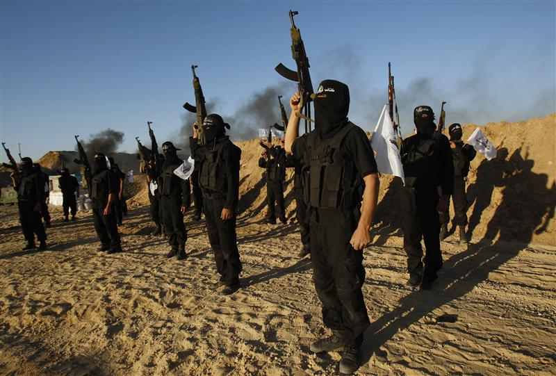 Islamist Militants in Arish, the capital of Egypt's governorate North Sinai. Photo: Reuters. 