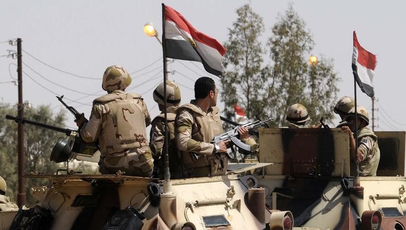 مقتل 33 جنديا على الأقل في هجومين بشمال سيناء وفرض الطوارئ