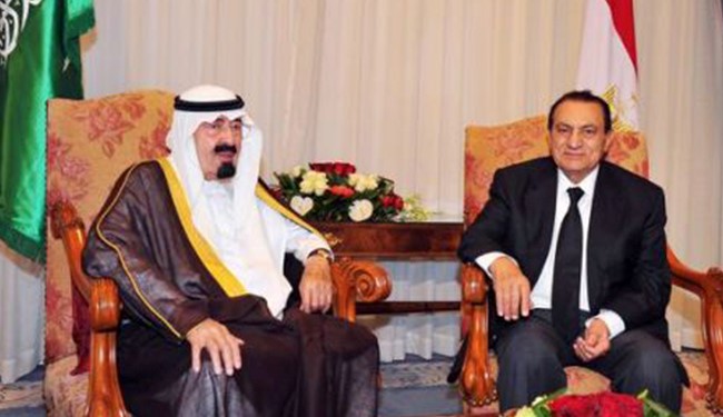 Saudi Arabia's King Abdullah (L) meeting with Hosni Mubarak days before the Egyptian revolution.