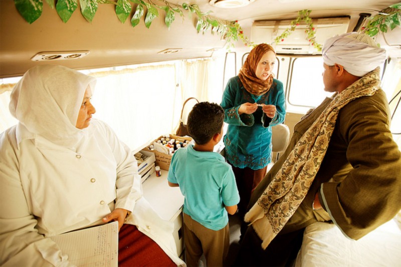 In Egypt mobile clinics, financed by the Global Fund to Fight AIDS, Tuberculosis and Malaria, have made services to prevent and treat tuberculosis available to many living in rural areas and slums. Photo: The Global Fund/John Rae