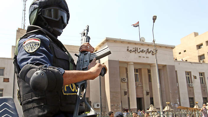 Heavy security presence around Cairo Courthouse following past bombings. Source: AAP (Archive photo)