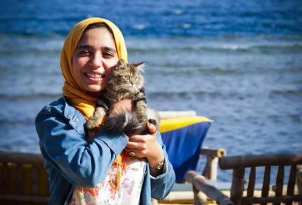 “In this filthy prison, we also suffer from the impolite behavior of the criminal prisoners. Those women physically harass us,” Esraa wrote from prison.
