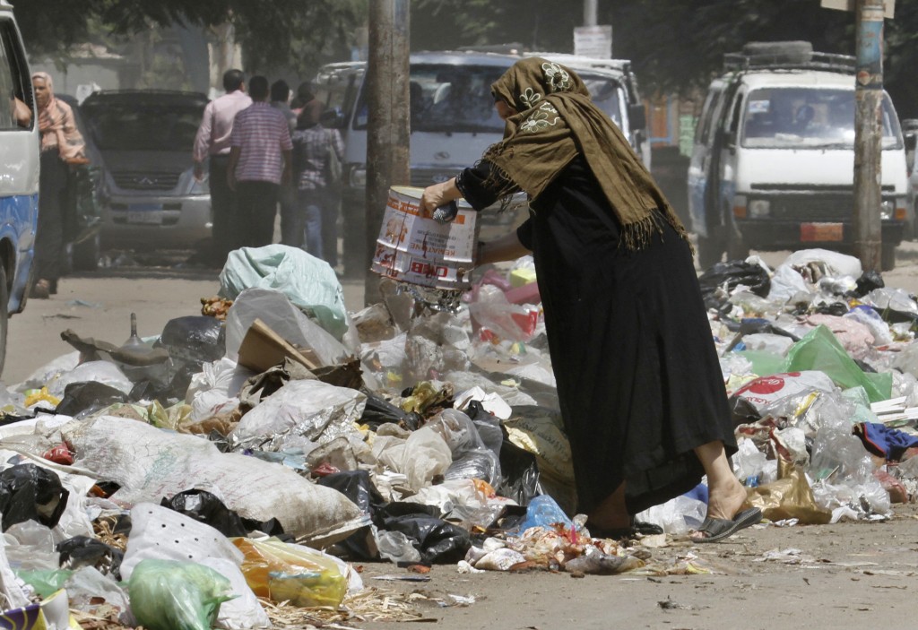 Cairo governorate sets out on a new campaign to limit and eliminate littering in the city. Credit: AP