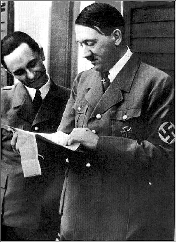 Joseph Goebbels (left) and Adolf Hitler (right)
