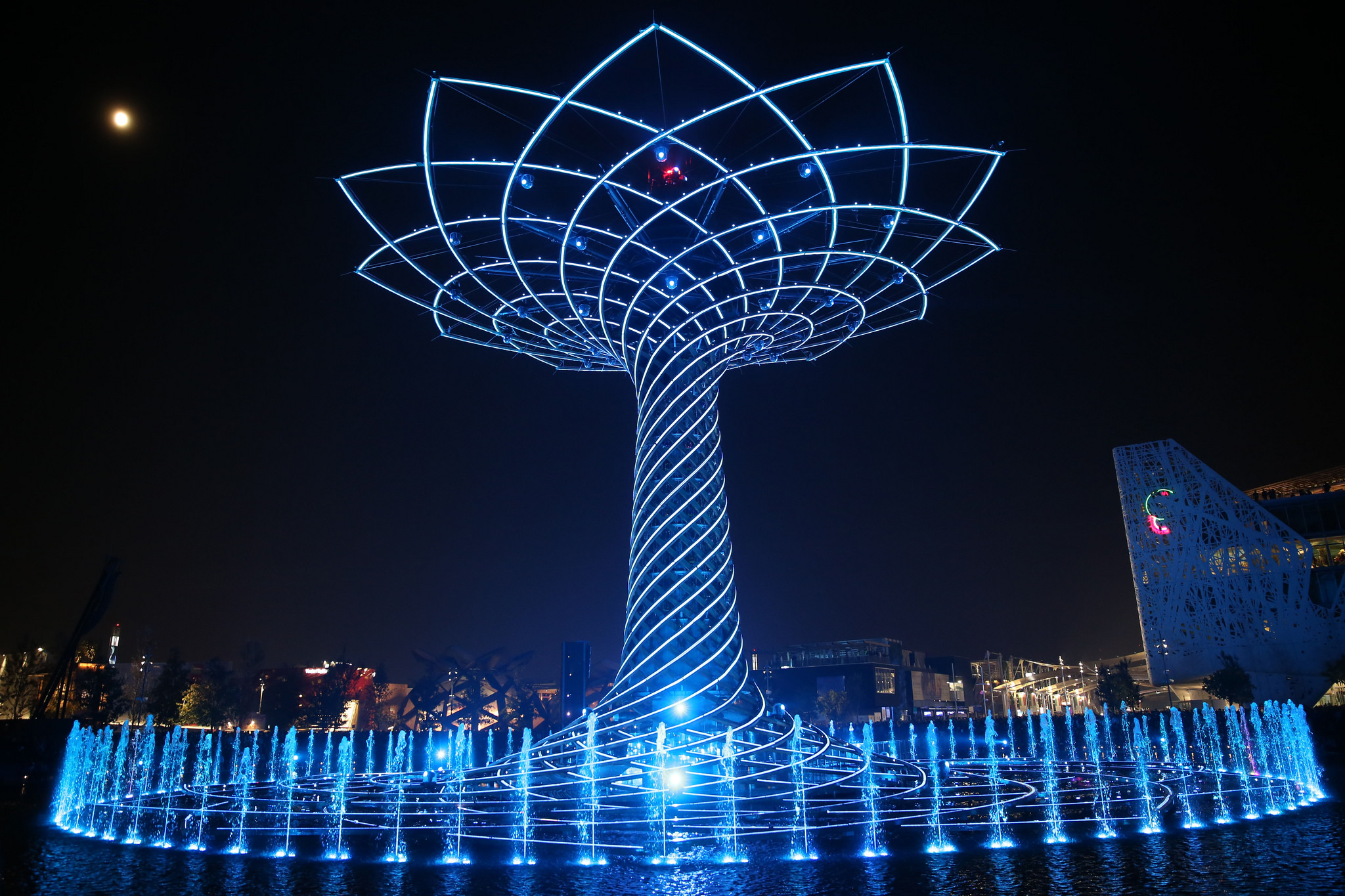 Tree of Life, Expo Milano 2015, Italy Credit: Daniele Mascolo/ Expo 2015/ UN Information Centre/ Flickr