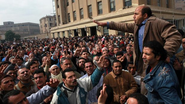 Textile workers strike to demand a minimum wage, the removal of their company’s head, and back pay of yearly bonuses in Mahalla, Egypt, February 15, 2014. Credit: Sabry Khaled/ AP
