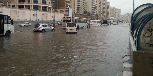 Heavy rainfall flooded the streets of Beheira. Photo: The Cairo Post