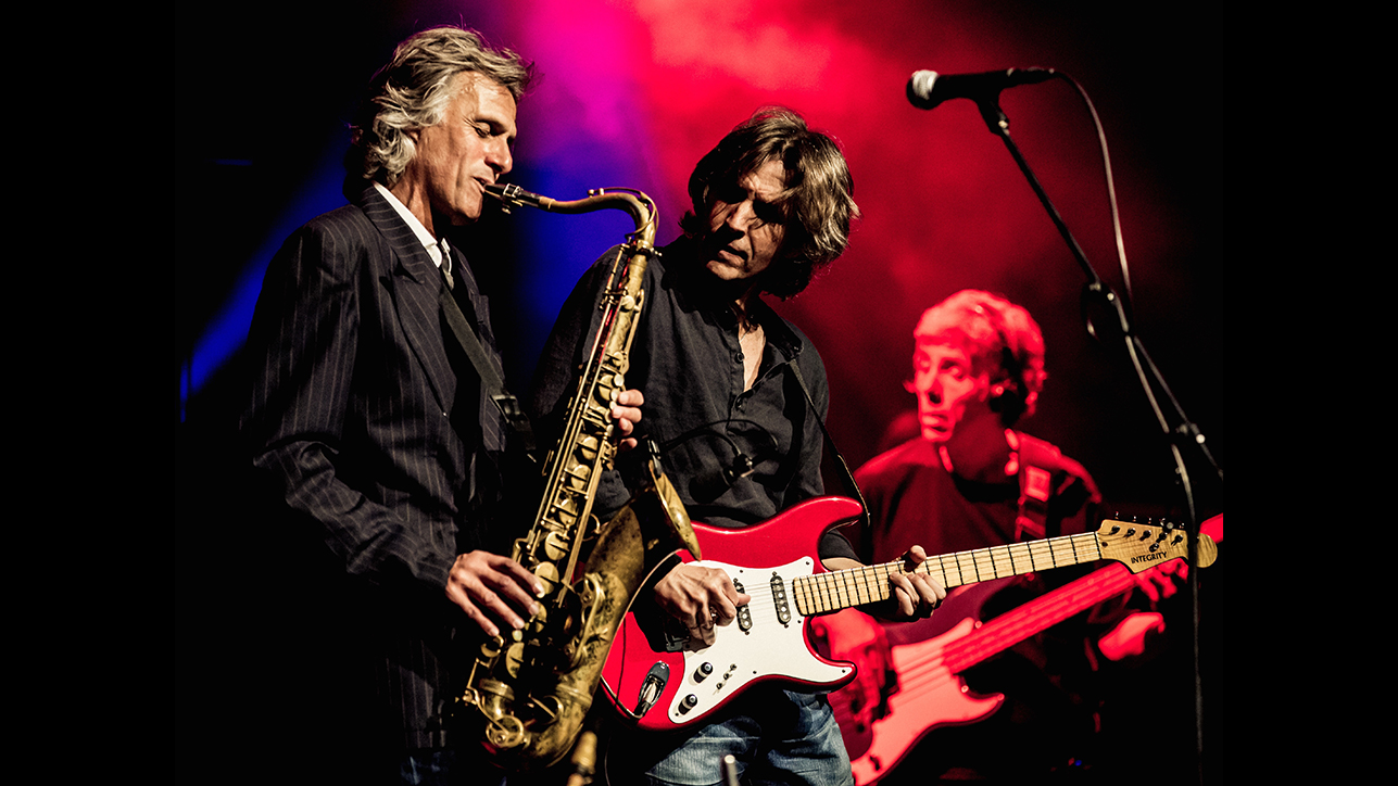 Chris White and Terence Reis during 'The Dire Straits Experience' world tour. Source: The Dire Straits Experience website