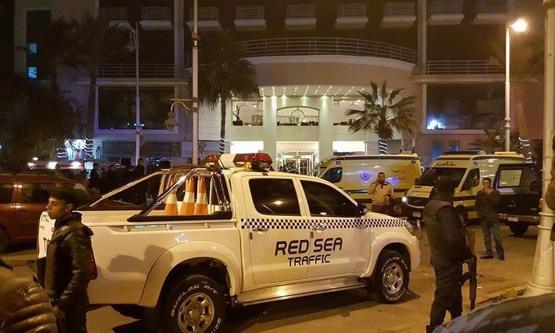 Security forces outside the Bella Vista Hotel in Hurghada. Sourse: EPA
