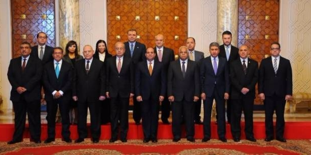 Egyptian President Abdel Fattah Al-Sisi meets with the 10 newly appointed ministers and 4 deputy ministers, March 23, 2016. Photo: Egyptian Presidency