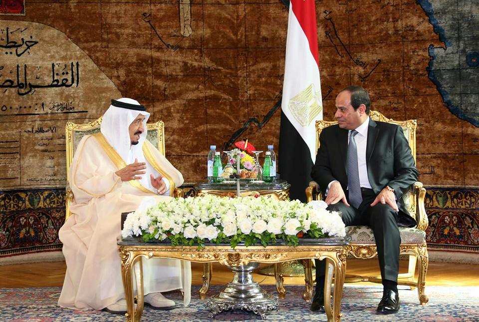 Saudi Arabia's King Salman (L) meets with Egyptian President Abdel Fattah Al-Sisi (R) in Cairo, April 2016. Photo: Egyptian Presidency
