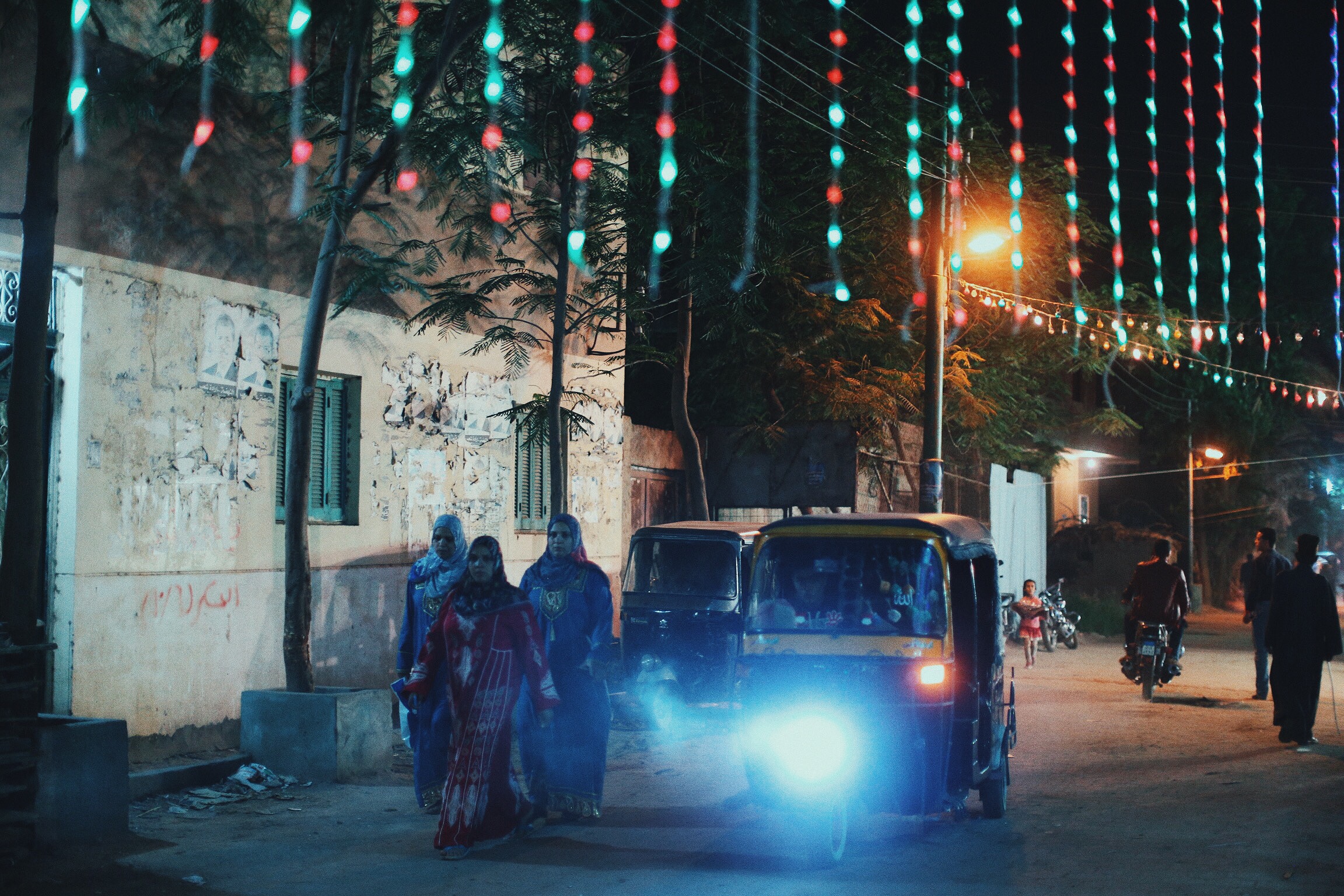 35 Photos Exposing The Beauty Of Cairo At Night Egyptian Streets 