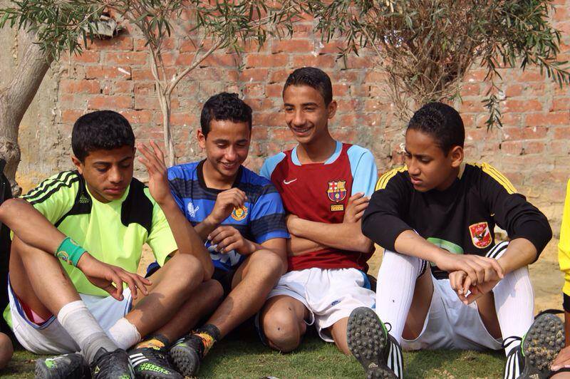 File:Boys playing street football in Egypt.jpg - Wikipedia