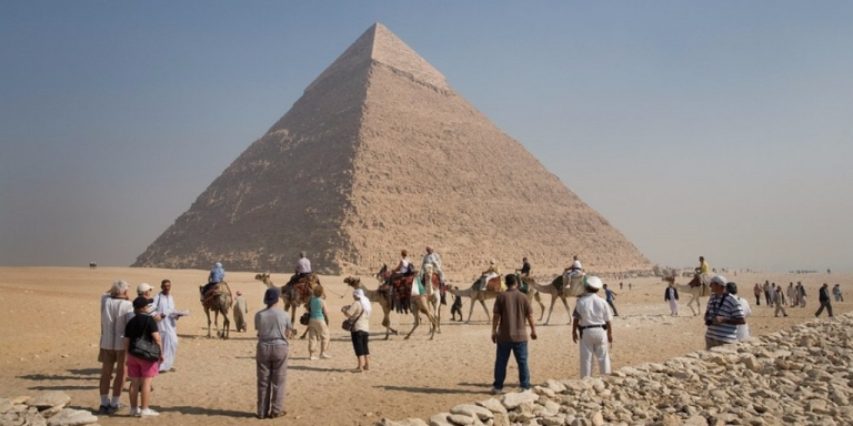 Tourism Revenues in Egypt Drop 15% in 2015: Ministry | Egyptian Streets