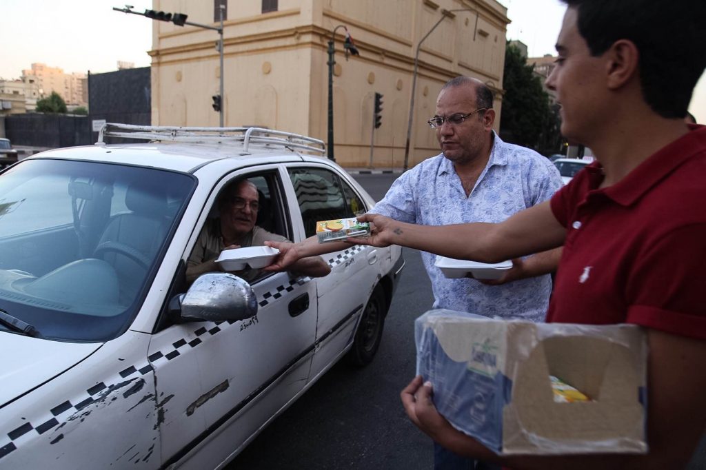 Church Holds Charitable Ramadan Iftar for Muslims in Downtown Cairo ...