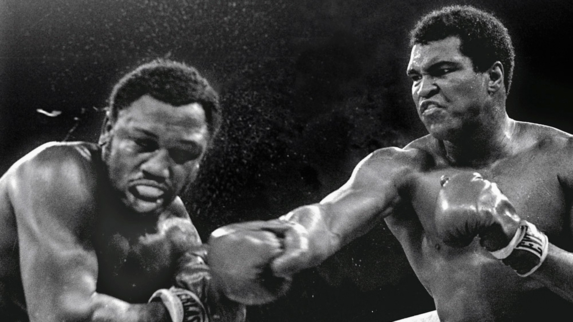 Ali lands a straight rand hand on Joe Frazier in Manila 