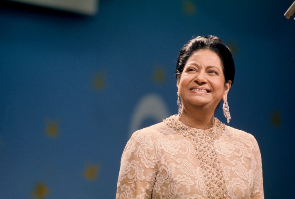 Oum Kalthoum Through the Lens of French Photographer Bruno Barbey