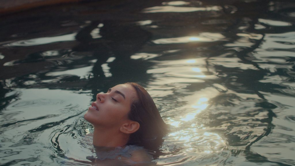 A Story About Vulnerability: Egyptian Singer Malak Exposes the Raw and Authentic in Music