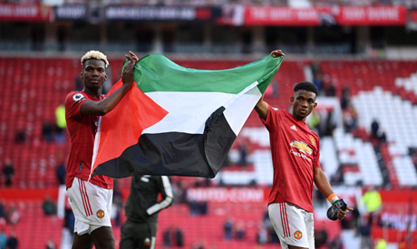 Manchester United Raising Palestinian Flag