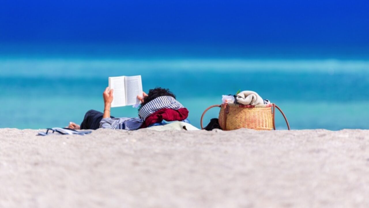 5 English Beach Reads to Take on Your Next Vacation in Egypt