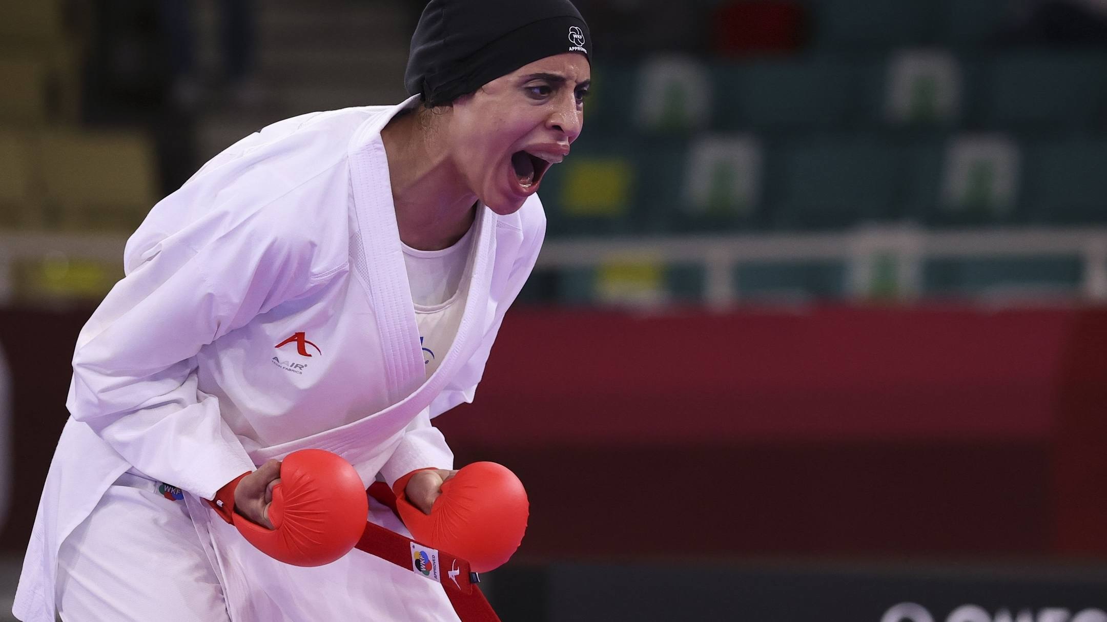 Feryal Abdelaziz Wins Historic GOLD for Egypt at Tokyo ...