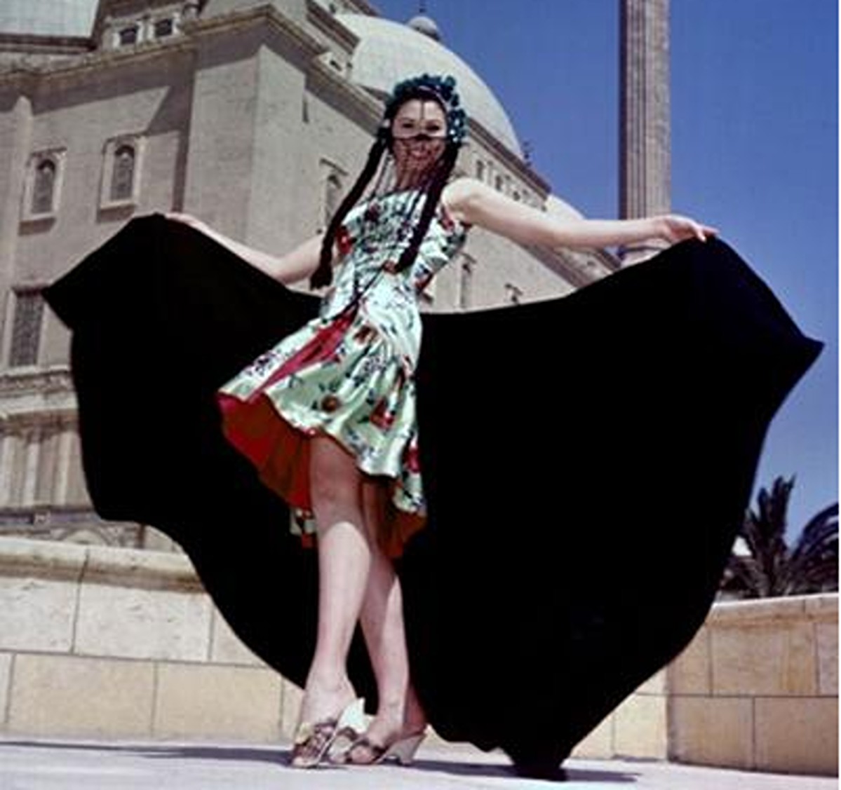 How One Garment Shaped the ‘Bint al Balad’ Identity for Egyptian Women