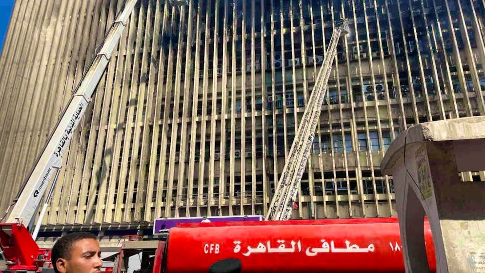 Four Killed as Telecommunications Disruptions Continue Across Egypt After Cairo Fire