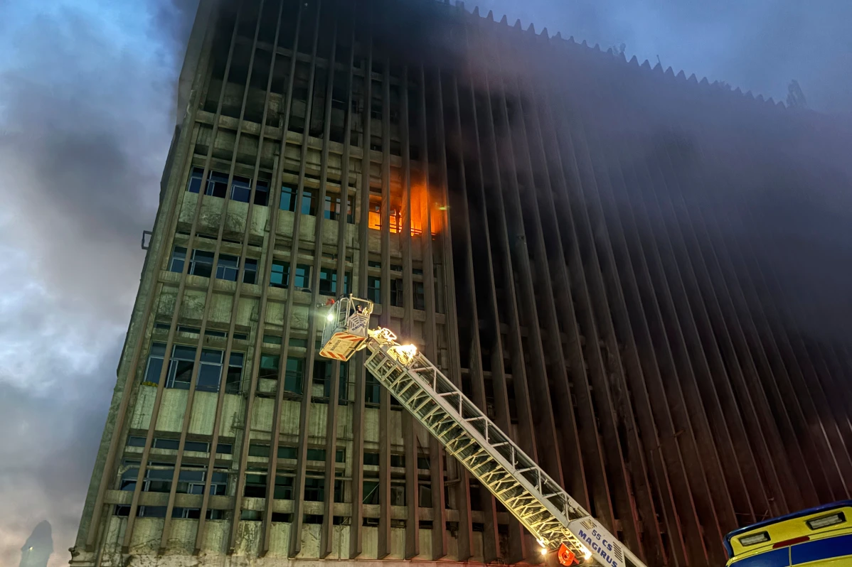 Internet, Phones Disrupted after Central Cairo Fire