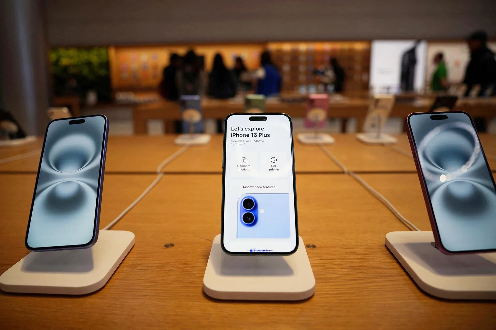 Egypt Ends Customs Exemption on Imported Phones Carried by Passengers