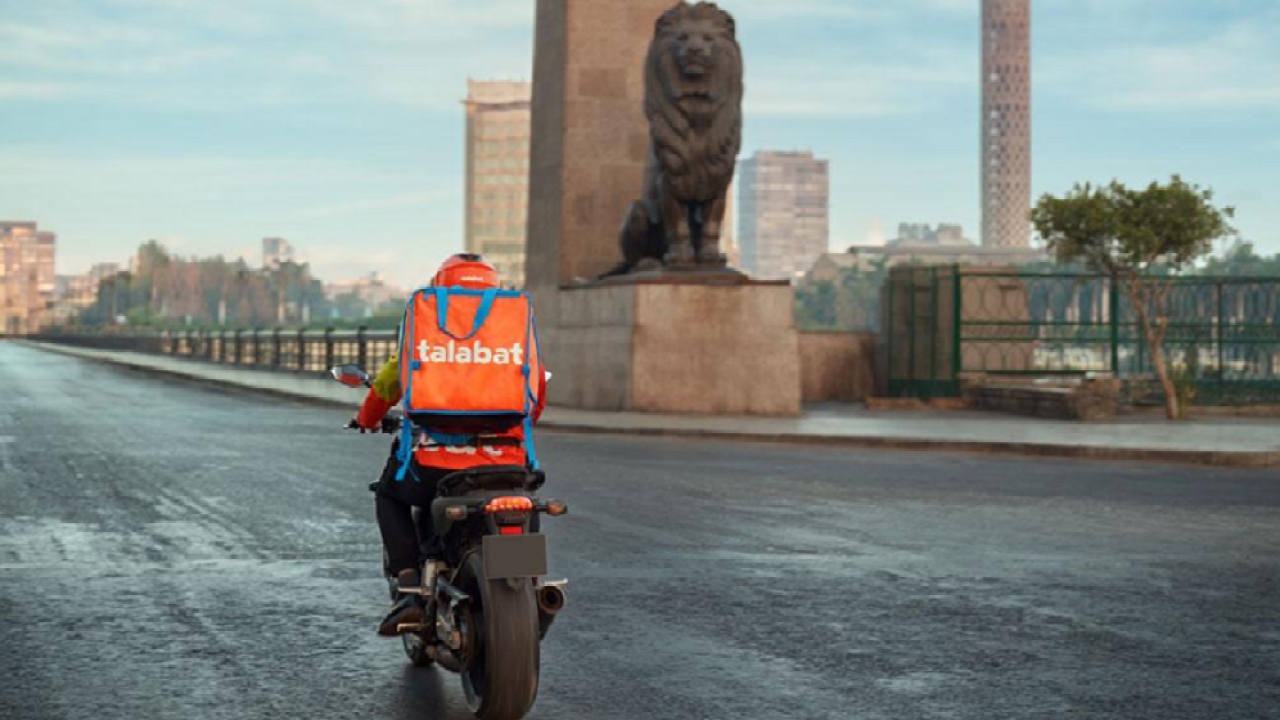 MP Calls for Legal Protection for Egypt’s Delivery Workers