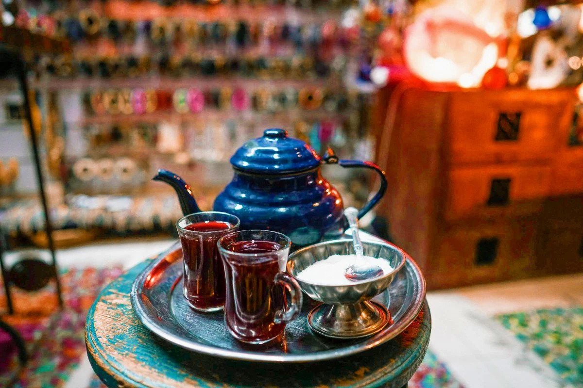 Tea with Milk and the Poetry of Ordinary Egyptian Life Tea with Milk and the Poetry of Ordinary Egyptian Life
